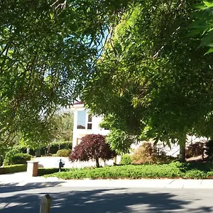 https://sweet-home-by-the-golf-course.hotels-canberra.com