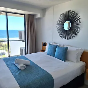 https://catalina-resort.hotelssunshinecoast.net